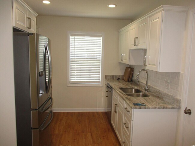 Foto del edificio - 483 Wallingford Cir