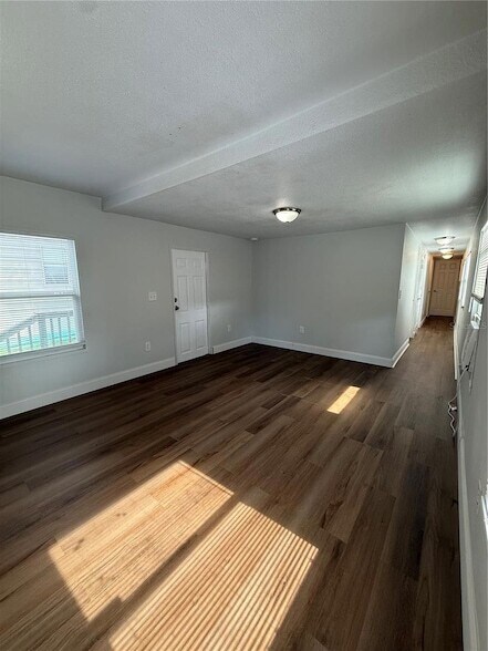 Foto del edificio - 37412 Carringer Rd