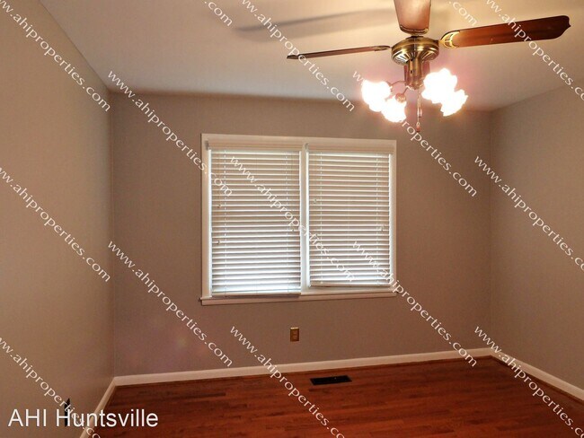 Building Photo - 3 br, 2 bath House - 1717 Haynes Avenue NE