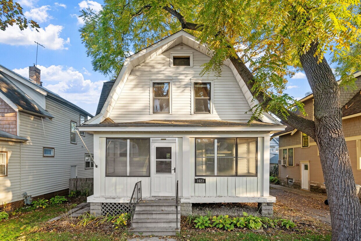 1623 Selby Avenue Houses for Rent Saint Paul, MN