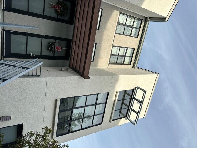 Foto del edificio - 116 S 1st St