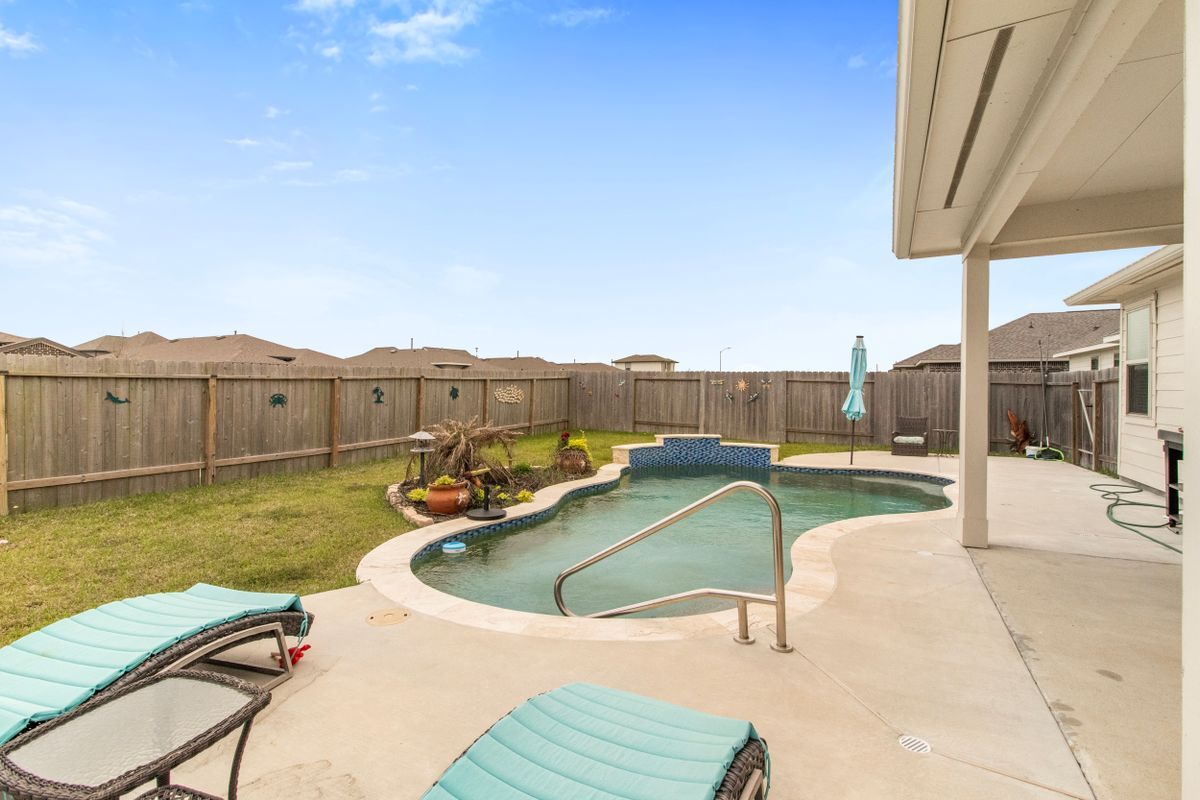 Foto del edificio - 14930 Spring Forest Lane