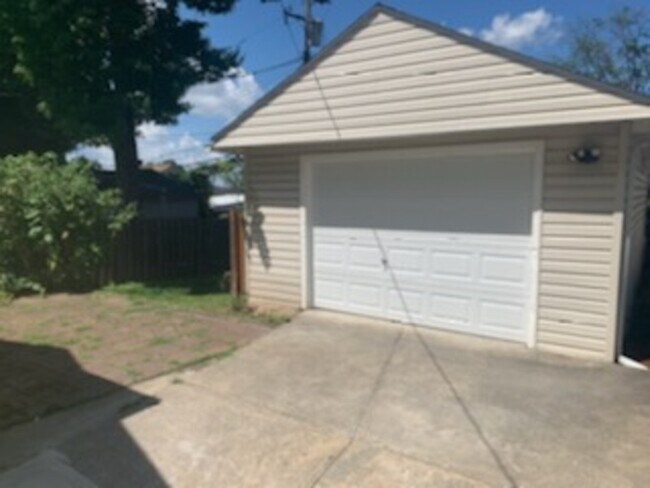 Building Photo - 4730 Horton Rd