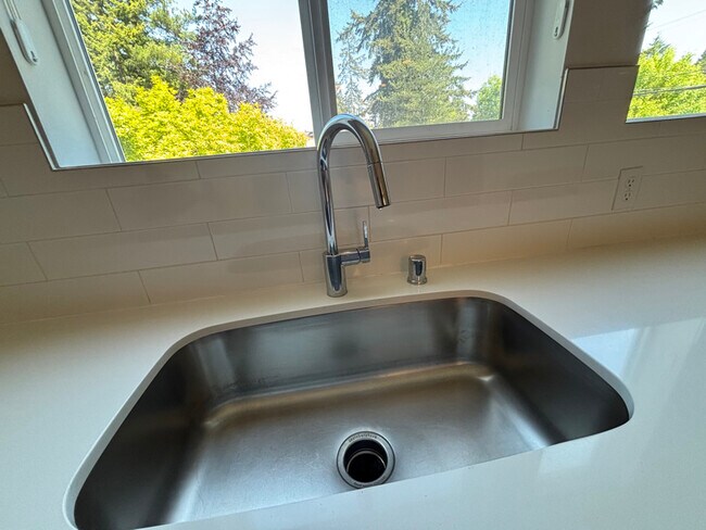 Foto del edificio - 2158 N 185th St