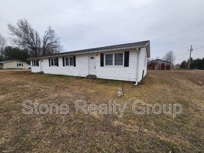 Building Photo - 7925 E Lambert Ave