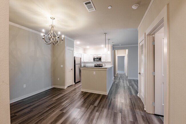 Building Photo - The Enclave