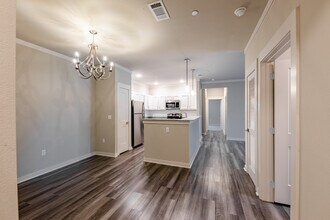 Building Photo - The Enclave