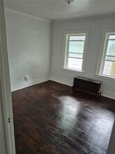 Building Photo - 18 Bauer St