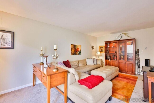 Building Photo - San Carlos 1-Bedroom Available Now!