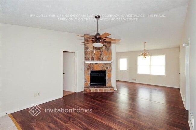 Foto del edificio - 2489 Forest Dale Dr