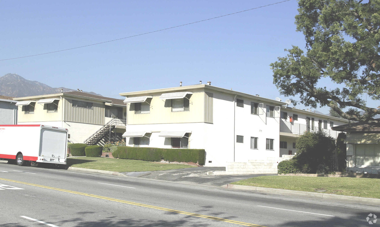 Primary Photo - 630-700 Sunset Blvd