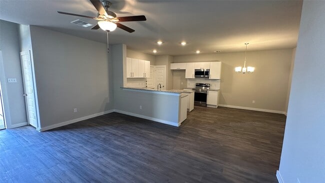 Foto del edificio - 9812 Grosbeak Ln