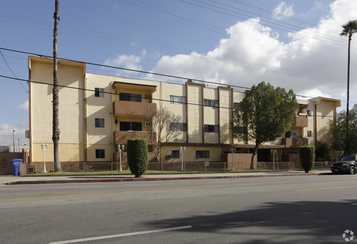 Foto del edificio - Coldwater Canyon Apartments