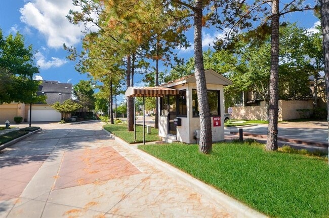 Building Photo - 12625 Memorial Dr
