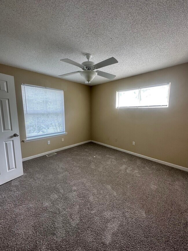 Foto del edificio - 2470 Nugget Ln