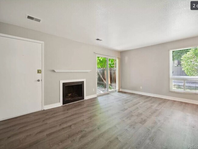 Foto del edificio - Charming 1-Bedroom Apartment in Denver – P...