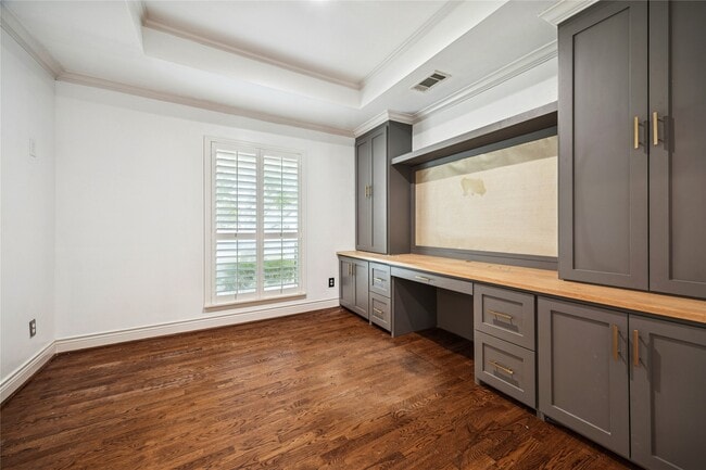 Building Photo - 5823 Valkeith Dr