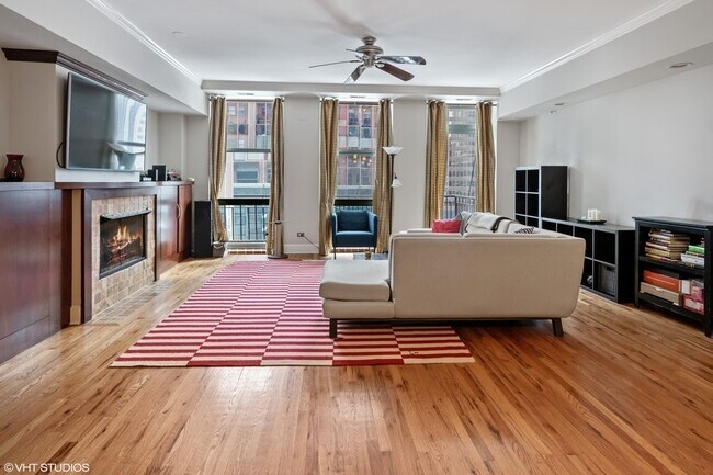 Foto del edificio - 165 N Canal St