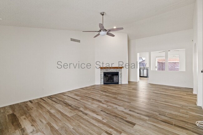 Building Photo - 4541 E Frye Rd