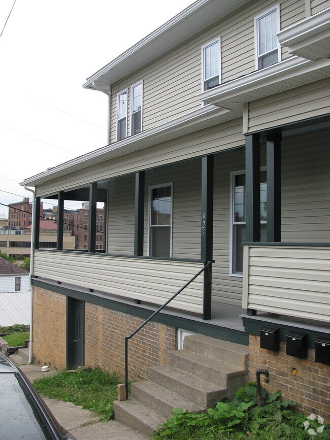 Apartments for Rent in Fairmont WV with Hardwood Floors 2 Rentals