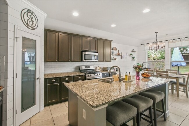 Photo - 913 Freesia Drive House