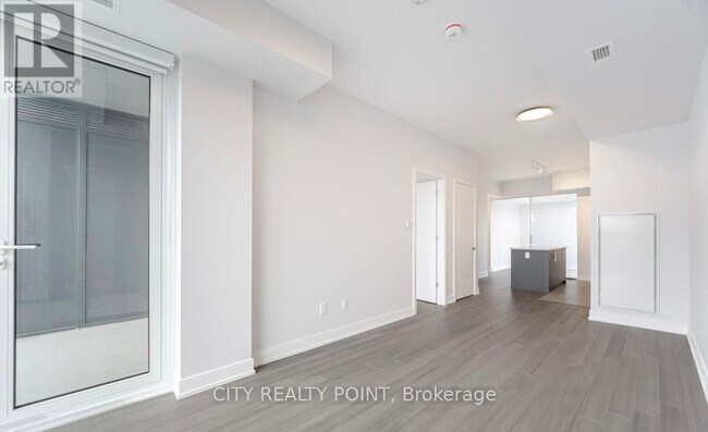 Photo du bâtiment - 664-664 Spadina Ave.
