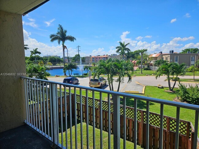 Foto del edificio - 4900 NW 79th Ave