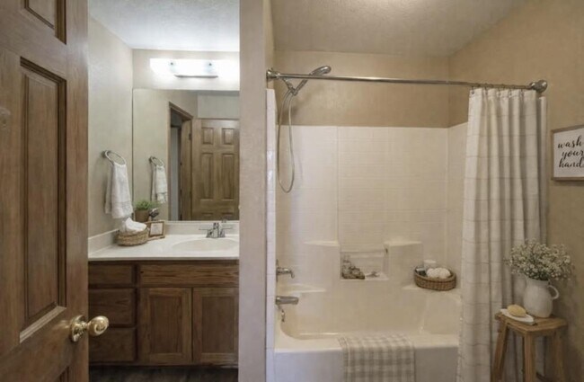 Building Photo - 3120 Conveyor Dr