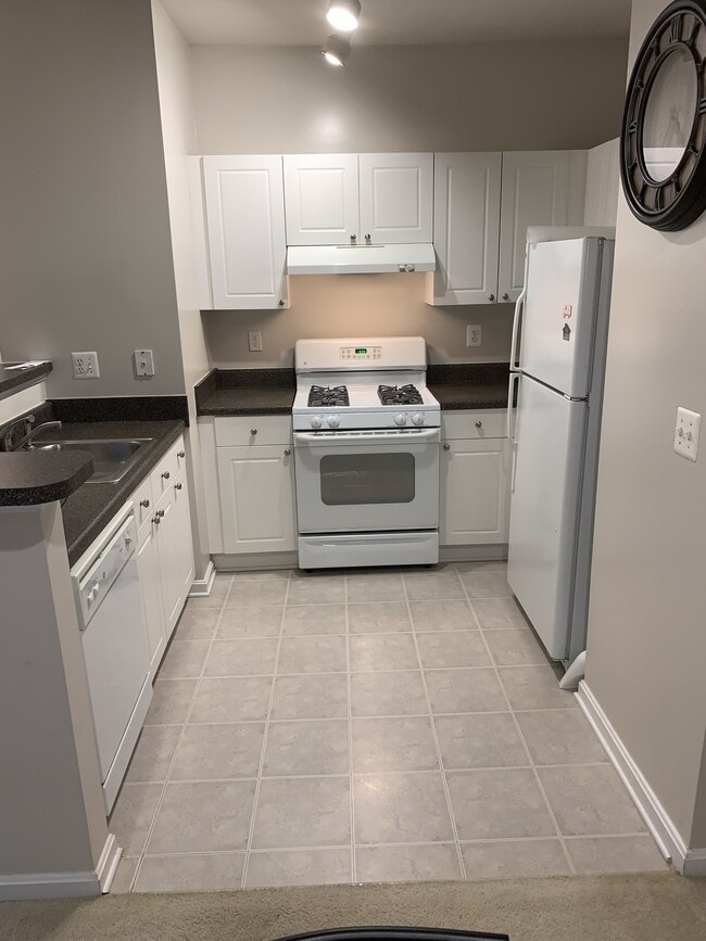Building Photo - 11377 Aristotle Dr