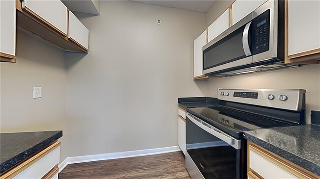 Building Photo - 2320 Gracy Farms Ln