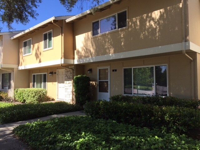 Foto principal - 3 Comstock Queen Ct