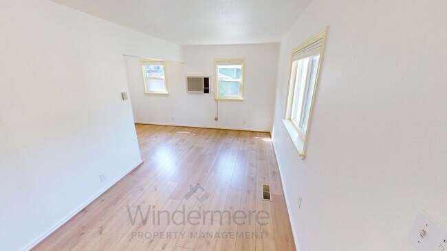Building Photo - 108 N Bellevue Ave