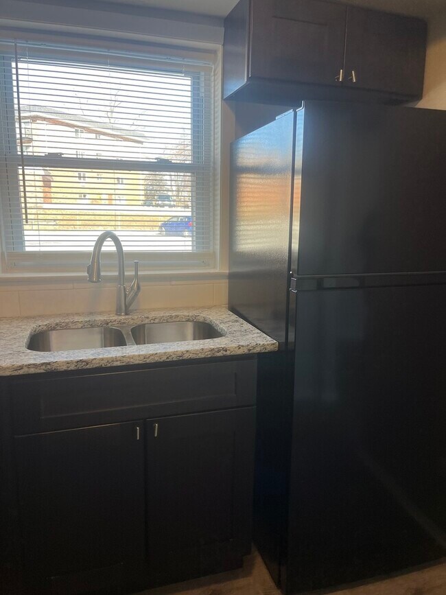 Foto del edificio - 1340 N Main St