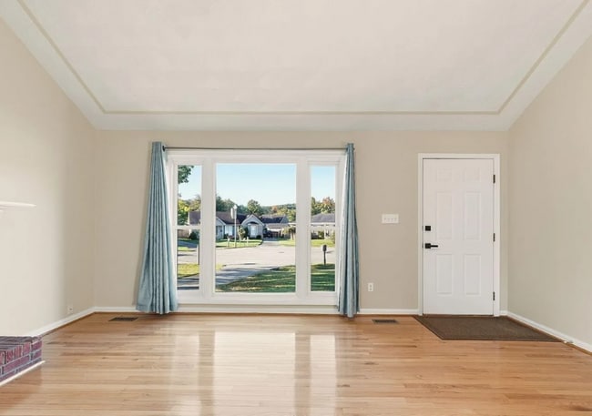 Building Photo - 10413 Gisela Ct