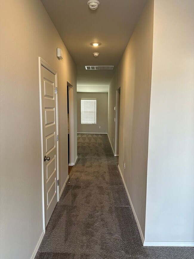 Foto del edificio - BRAND NEW Three Bedroom | Two Bath Home in...