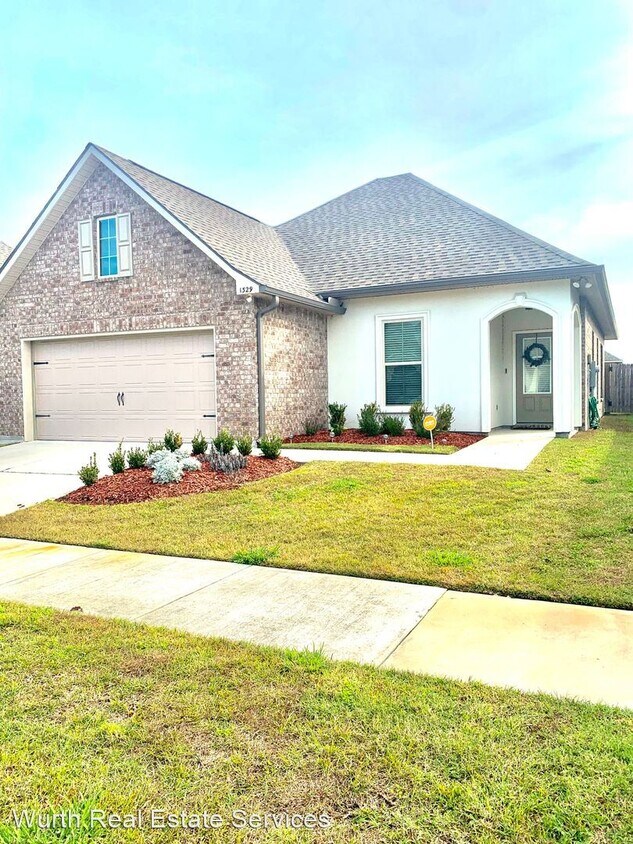 1329 Shadow Bluff Dr, Baton Rouge, LA 70820 House Rental in Baton