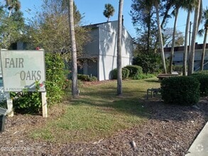 Building Photo - 1 Fair Oaks Cir