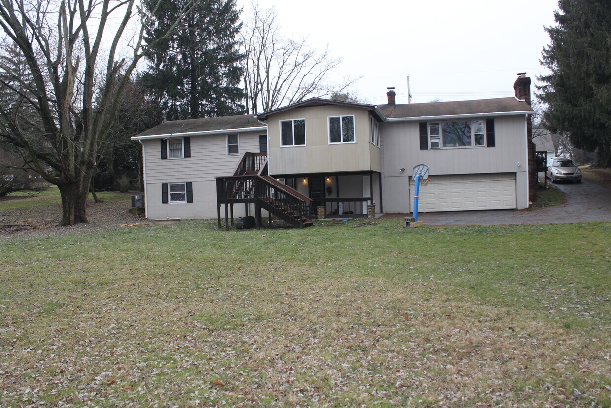 Frontage - 25 Frame Ave