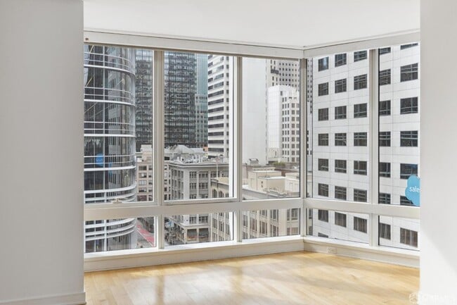 Building Photo - 301 Mission St