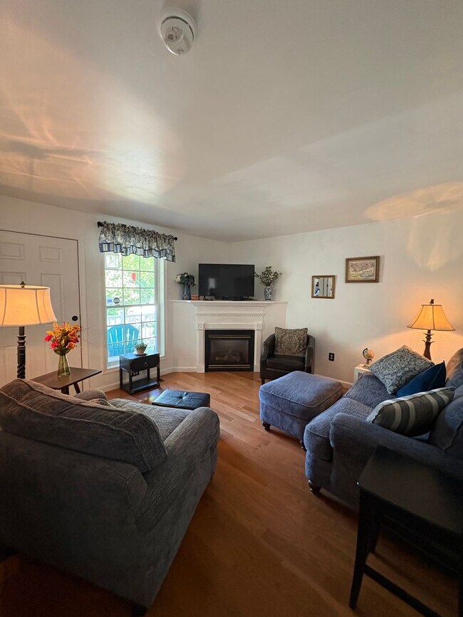 Foto del edificio - 2 Bed - 1.5 Bath: Single Family in New Lon...