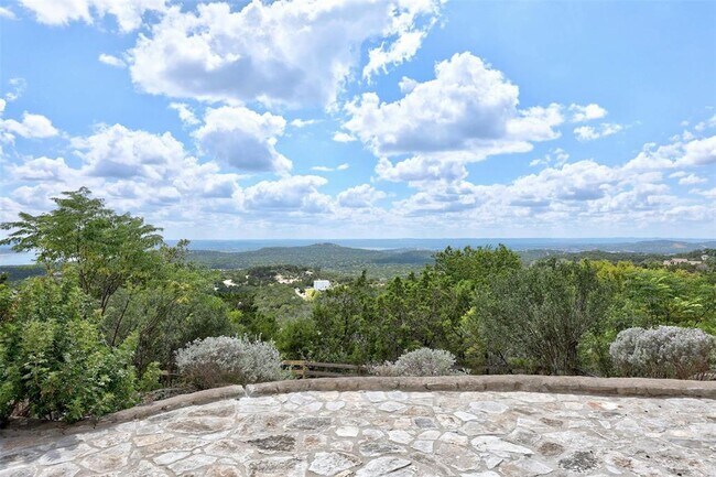 Foto del edificio - 8517 Grandview Dr