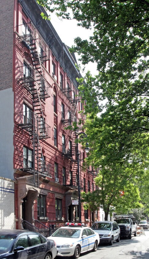 Building Photo - 103 Charles St