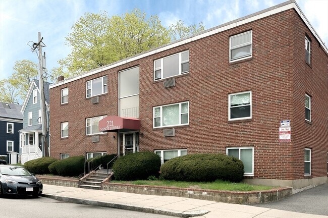 Building Photo - 221 Minot St