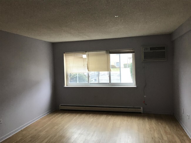 Foto del edificio - 1225 E WOODBURY Ln