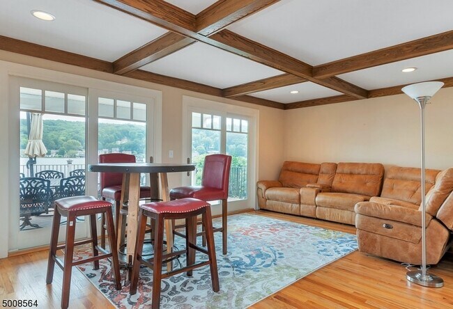 Foto del edificio - 402 W Shore Trail