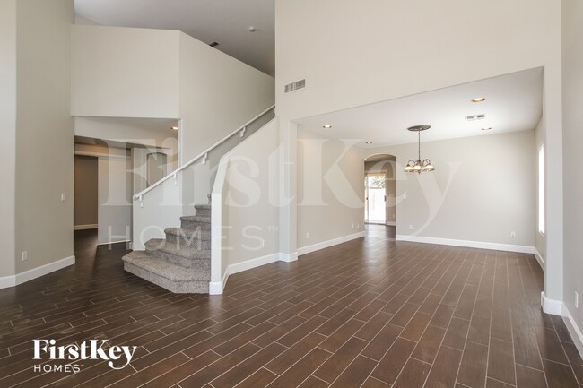 Building Photo - 9156 W Quail Ave
