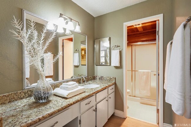 Foto del edificio - 1151 Compass Ln