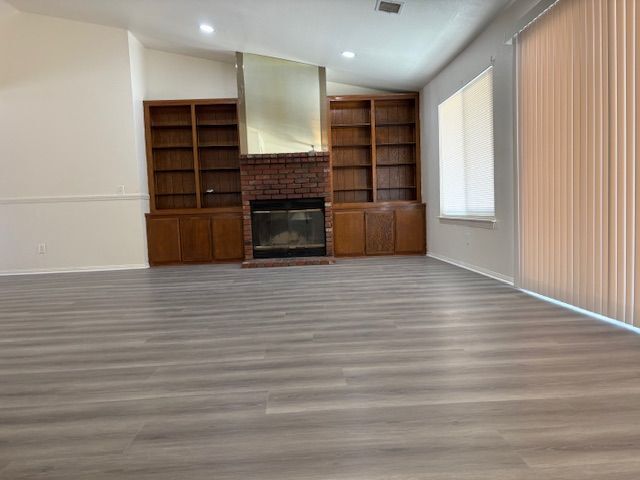 Building Photo - 14256 La Paz Dr