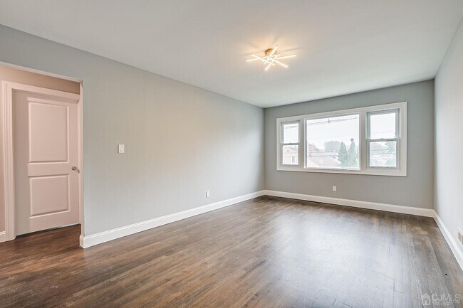 Building Photo - 333 Benjamin Ave
