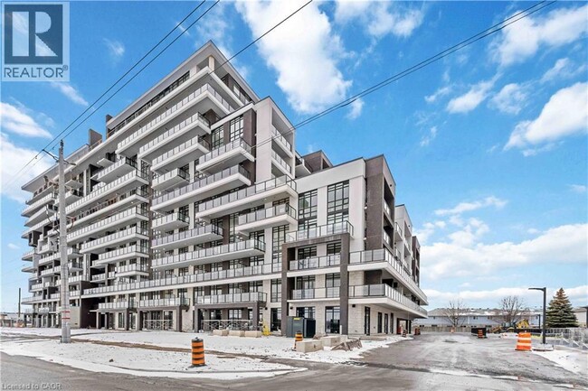 Building Photo - 461 Green Rd